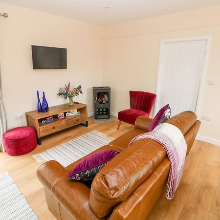 Ramsey Lodge Bier Wood Lodges Tenby Exterior foto