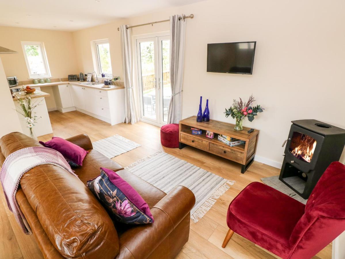 Ramsey Lodge Bier Wood Lodges Tenby Exterior foto