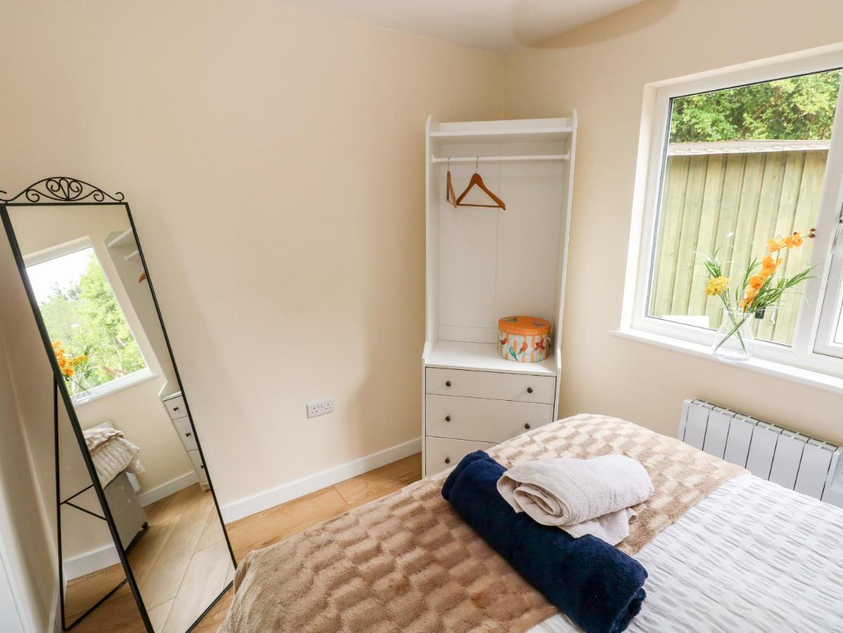 Ramsey Lodge Bier Wood Lodges Tenby Exterior foto